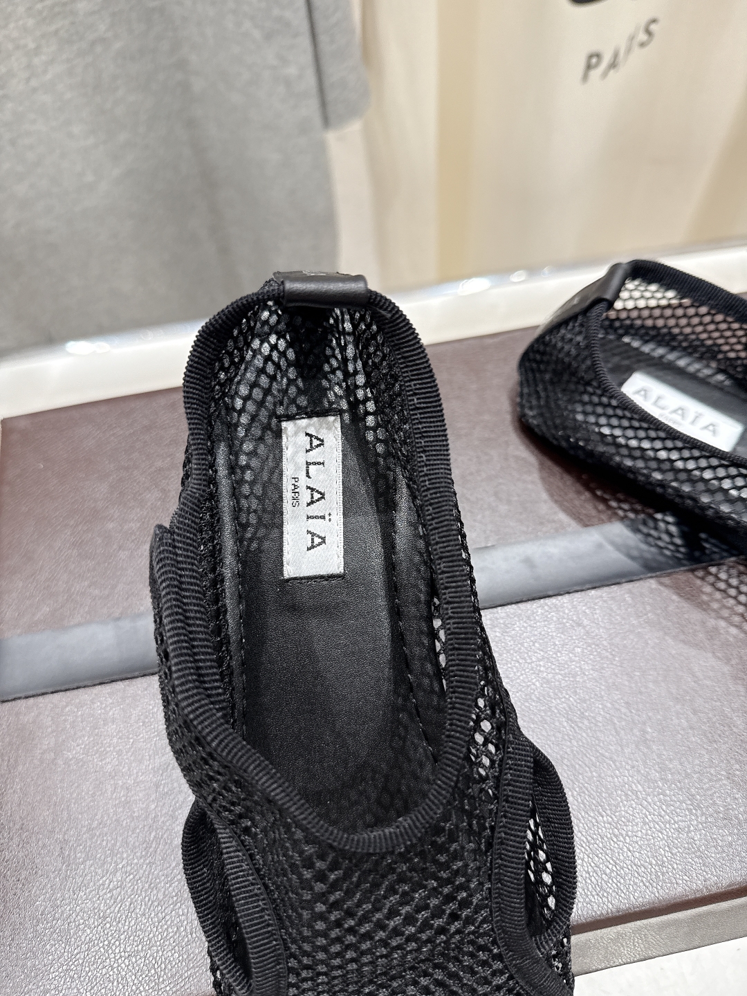 高版本出厂 
 独家新品 Alaia 阿莱亚25ss/ 走秀款网面平底鞋芭蕾舞鞋 最近超火的一款平底鞋
