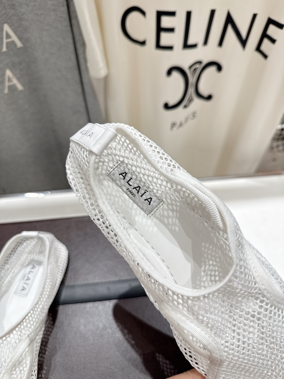 高版本出厂 
 独家新品 Alaia 阿莱亚25ss/ 走秀款网面平底鞋芭蕾舞鞋 最近超火的一款平底鞋
