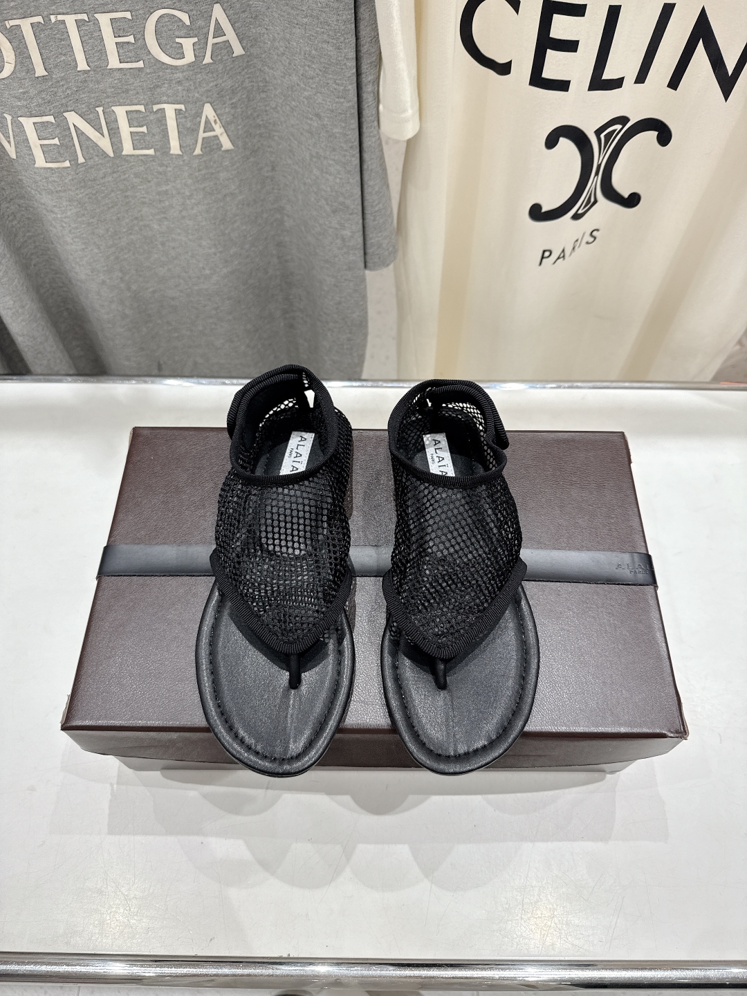 高版本出厂 
 独家新品 Alaia 阿莱亚25ss/ 走秀新款网面夹脚平底鞋芭蕾舞鞋 最近超火的一款平
