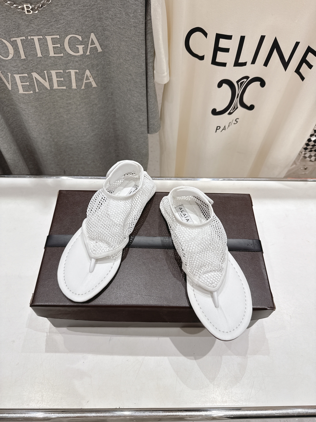 高版本出厂 
 独家新品 Alaia 阿莱亚25ss/ 走秀新款网面夹脚平底鞋芭蕾舞鞋 最近超火的一款平