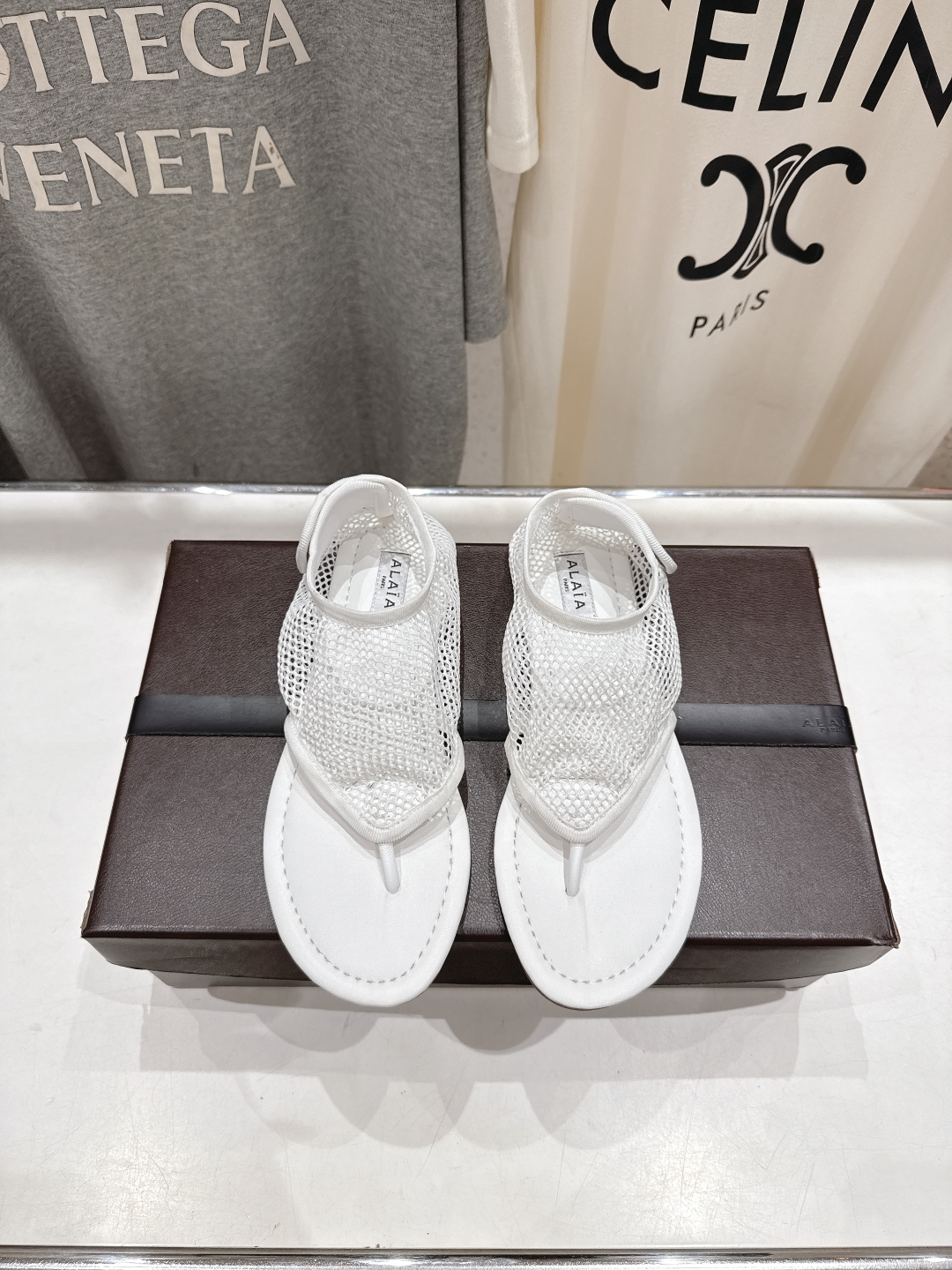 高版本出厂 
 独家新品 Alaia 阿莱亚25ss/ 走秀新款网面夹脚平底鞋芭蕾舞鞋 最近超火的一款平