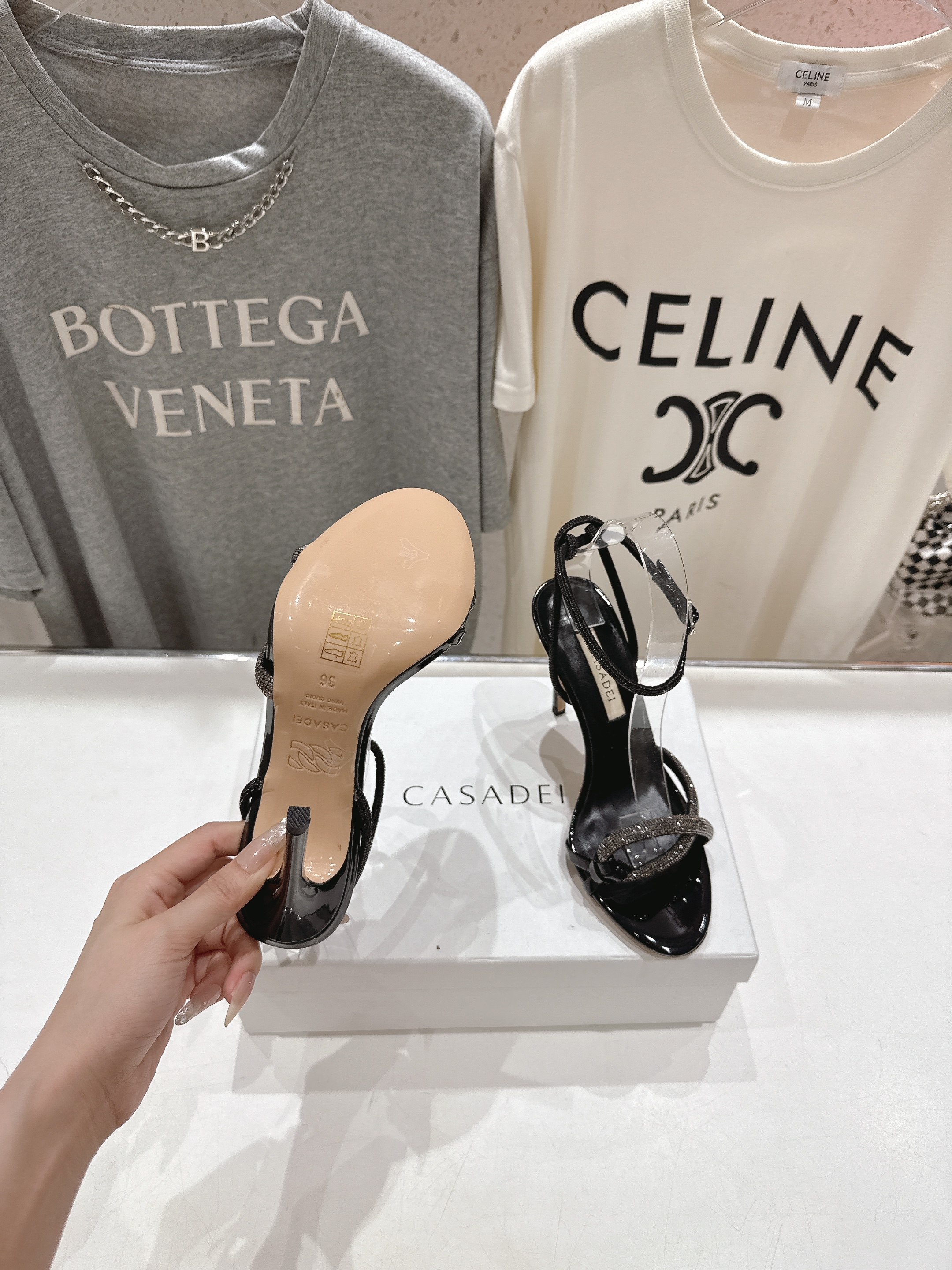 高版本出厂
  CASADEI｜卡桑帝 2025/ss 𝐧𝐞𝐰 夏季新品水晶钻高跟鞋凉鞋
F/W25最性