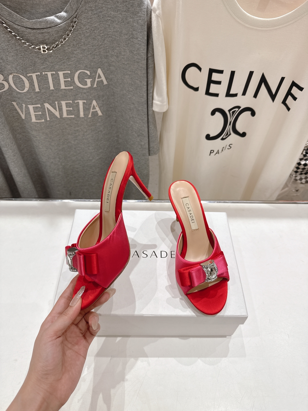 高版本出厂
  CASADEI｜卡桑帝 2025/ss 𝐧𝐞𝐰 夏季新品蝴蝶结高跟鞋拖鞋
F/W25最性