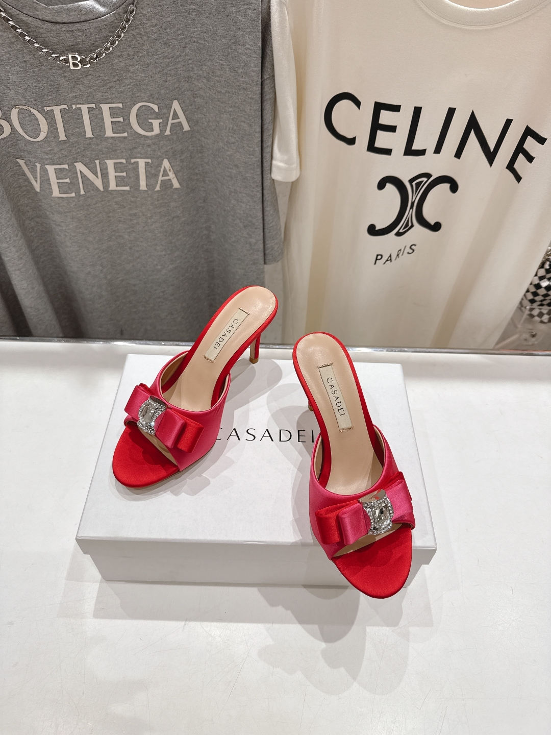 高版本出厂
  CASADEI｜卡桑帝 2025/ss 𝐧𝐞𝐰 夏季新品蝴蝶结高跟鞋拖鞋
F/W25最性
