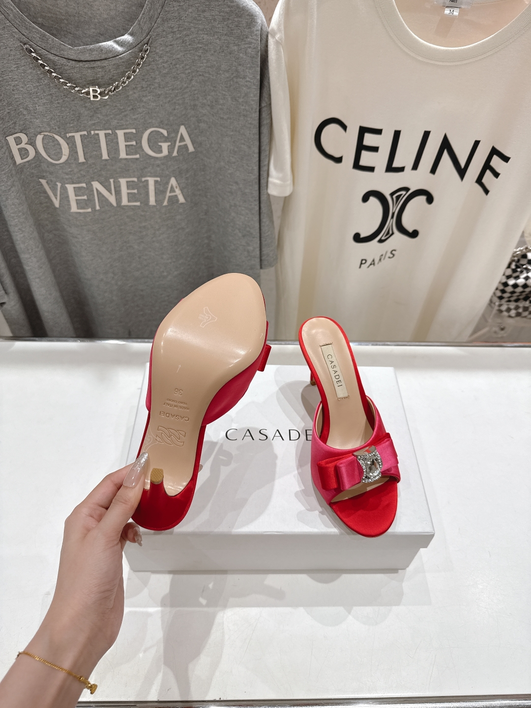 高版本出厂
  CASADEI｜卡桑帝 2025/ss 𝐧𝐞𝐰 夏季新品蝴蝶结高跟鞋拖鞋
F/W25最性