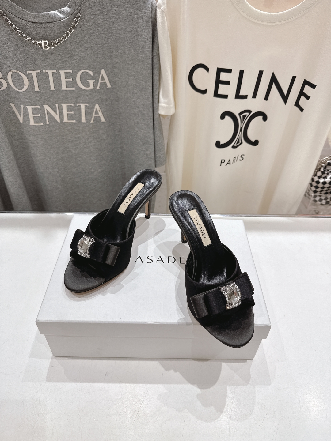 高版本出厂
  CASADEI｜卡桑帝 2025/ss 𝐧𝐞𝐰 夏季新品蝴蝶结高跟鞋拖鞋
F/W25最性