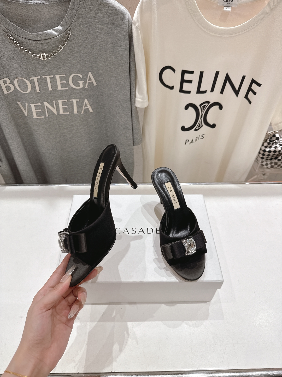高版本出厂
  CASADEI｜卡桑帝 2025/ss 𝐧𝐞𝐰 夏季新品蝴蝶结高跟鞋拖鞋
F/W25最性