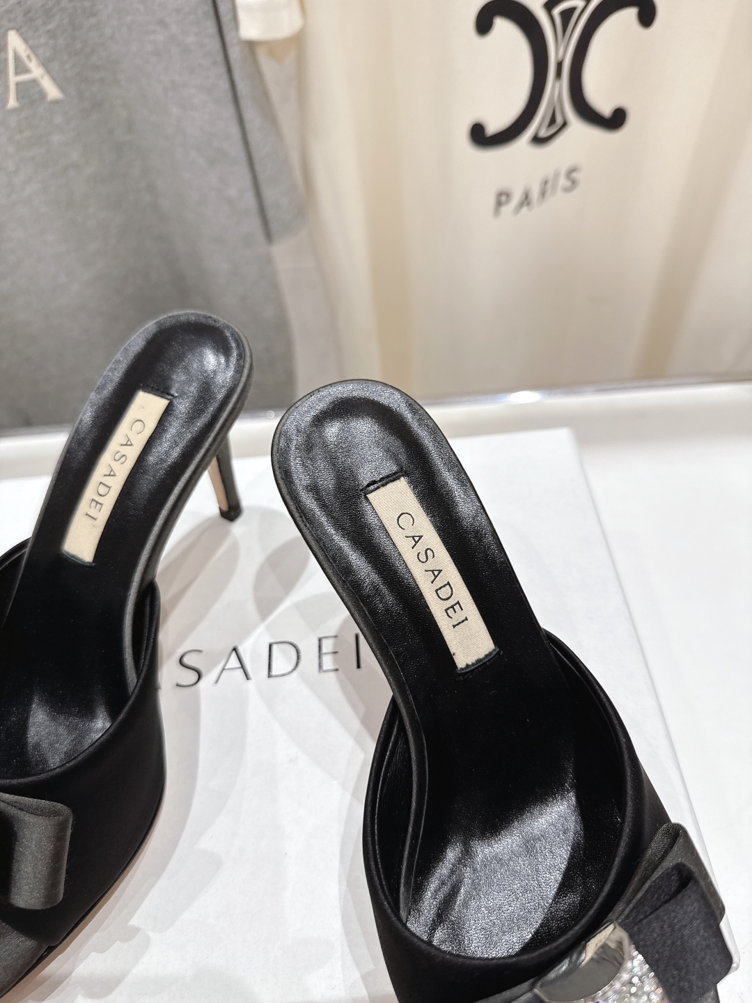 高版本出厂
  CASADEI｜卡桑帝 2025/ss 𝐧𝐞𝐰 夏季新品蝴蝶结高跟鞋拖鞋
F/W25最性