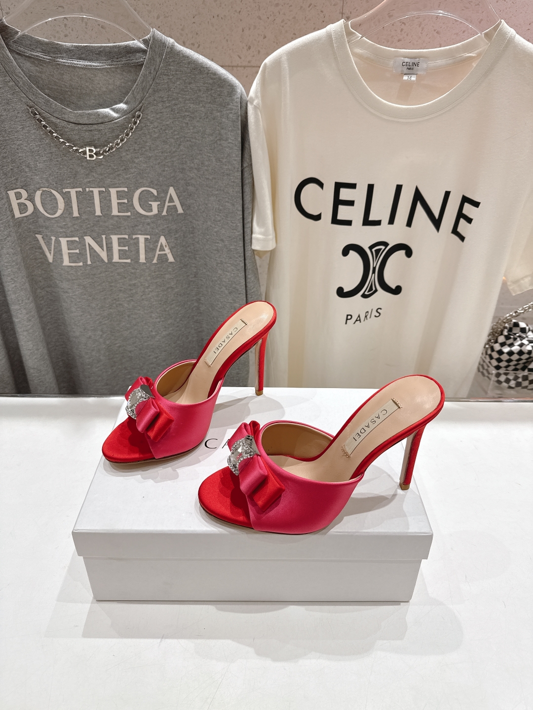 高版本出厂
  CASADEI｜卡桑帝 2025/ss 𝐧𝐞𝐰 夏季新品蝴蝶结高跟鞋拖鞋
F/W25最性