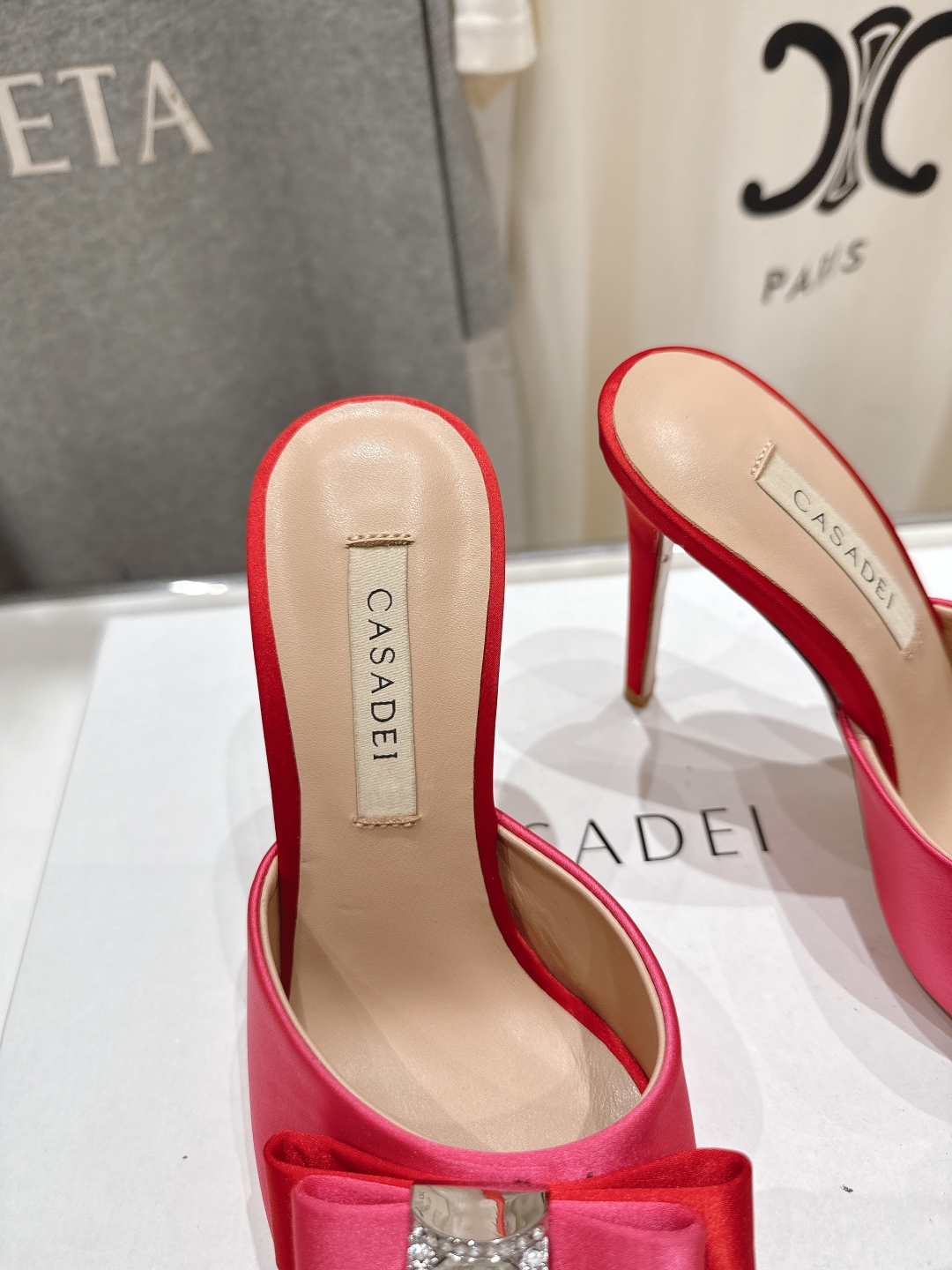 高版本出厂
  CASADEI｜卡桑帝 2025/ss 𝐧𝐞𝐰 夏季新品蝴蝶结高跟鞋拖鞋
F/W25最性