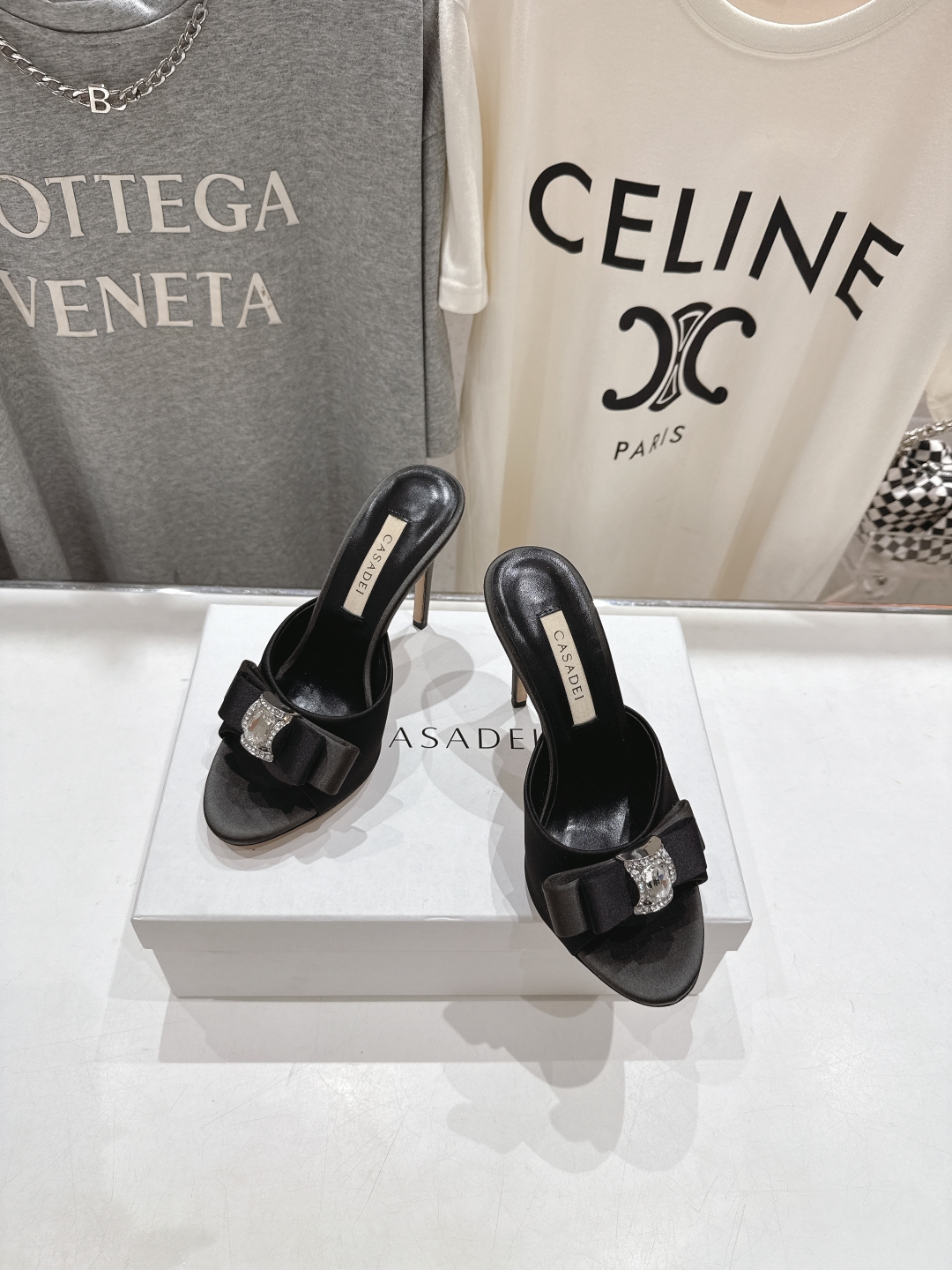 高版本出厂
  CASADEI｜卡桑帝 2025/ss 𝐧𝐞𝐰 夏季新品蝴蝶结高跟鞋拖鞋
F/W25最性