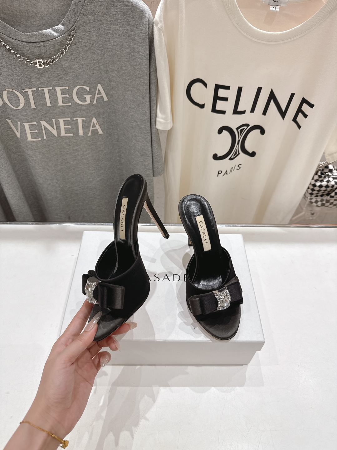 高版本出厂
  CASADEI｜卡桑帝 2025/ss 𝐧𝐞𝐰 夏季新品蝴蝶结高跟鞋拖鞋
F/W25最性