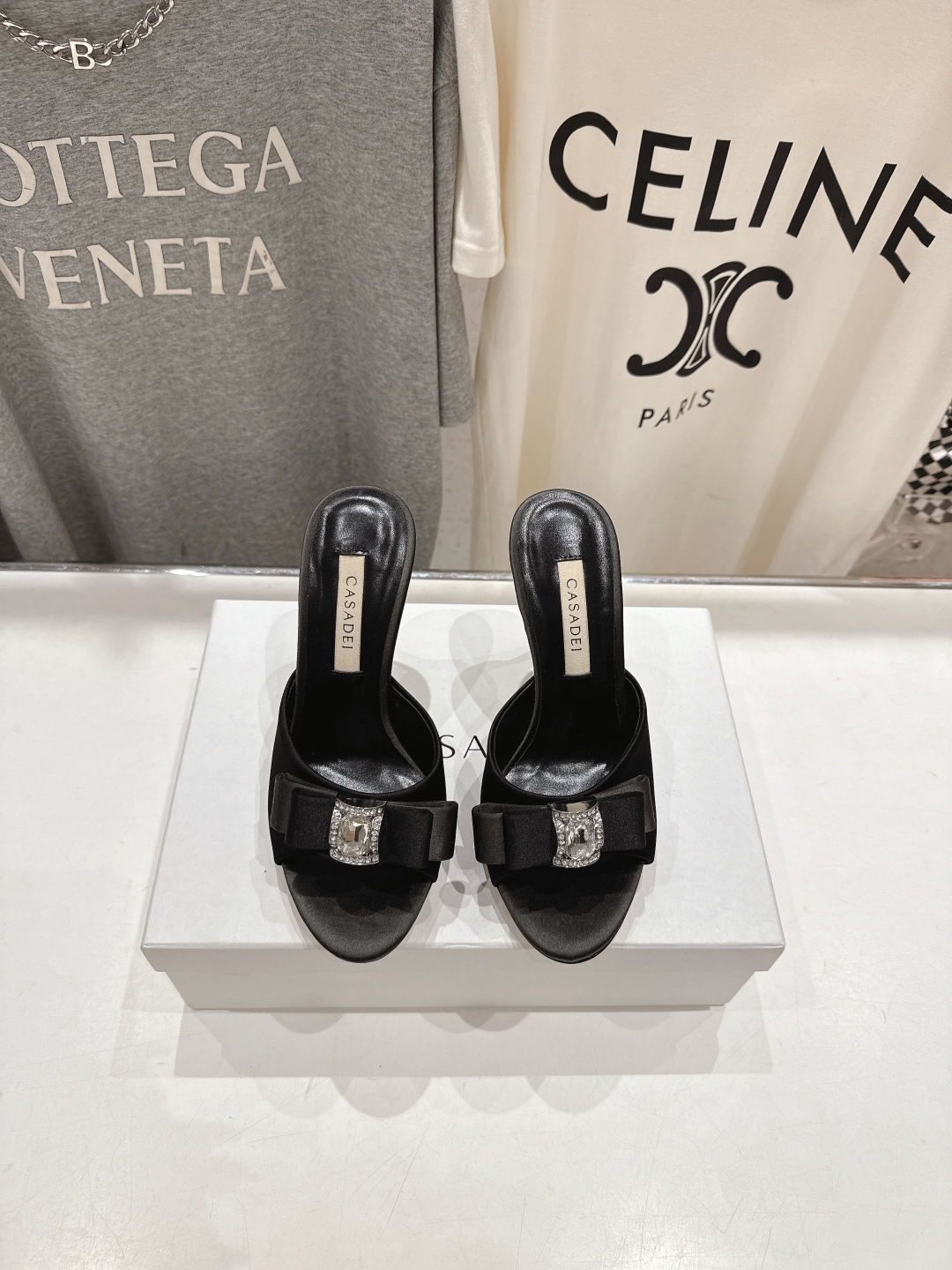 高版本出厂
  CASADEI｜卡桑帝 2025/ss 𝐧𝐞𝐰 夏季新品蝴蝶结高跟鞋拖鞋
F/W25最性