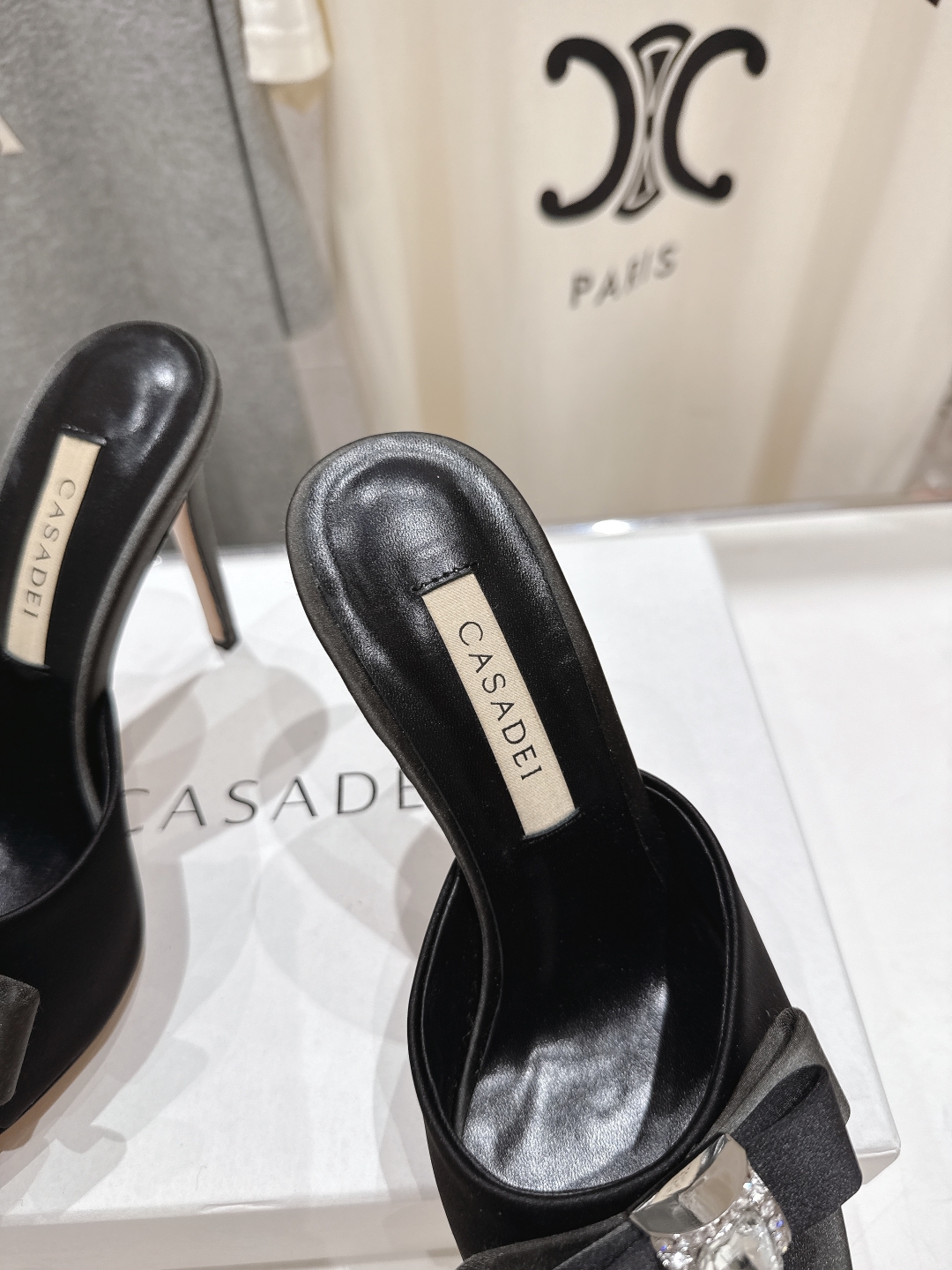 高版本出厂
  CASADEI｜卡桑帝 2025/ss 𝐧𝐞𝐰 夏季新品蝴蝶结高跟鞋拖鞋
F/W25最性