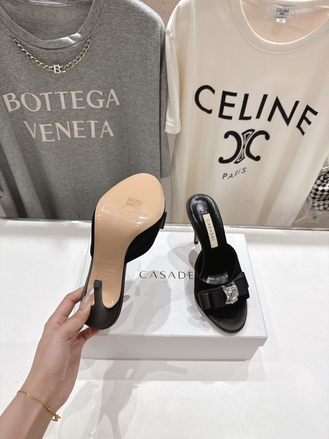 高版本出厂
  CASADEI｜卡桑帝 2025/ss 𝐧𝐞𝐰 夏季新品蝴蝶结高跟鞋拖鞋
F/W25最性