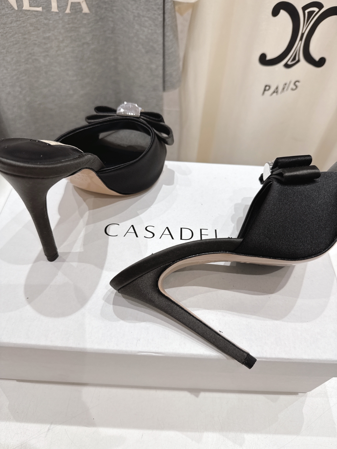高版本出厂
  CASADEI｜卡桑帝 2025/ss 𝐧𝐞𝐰 夏季新品蝴蝶结高跟鞋拖鞋
F/W25最性