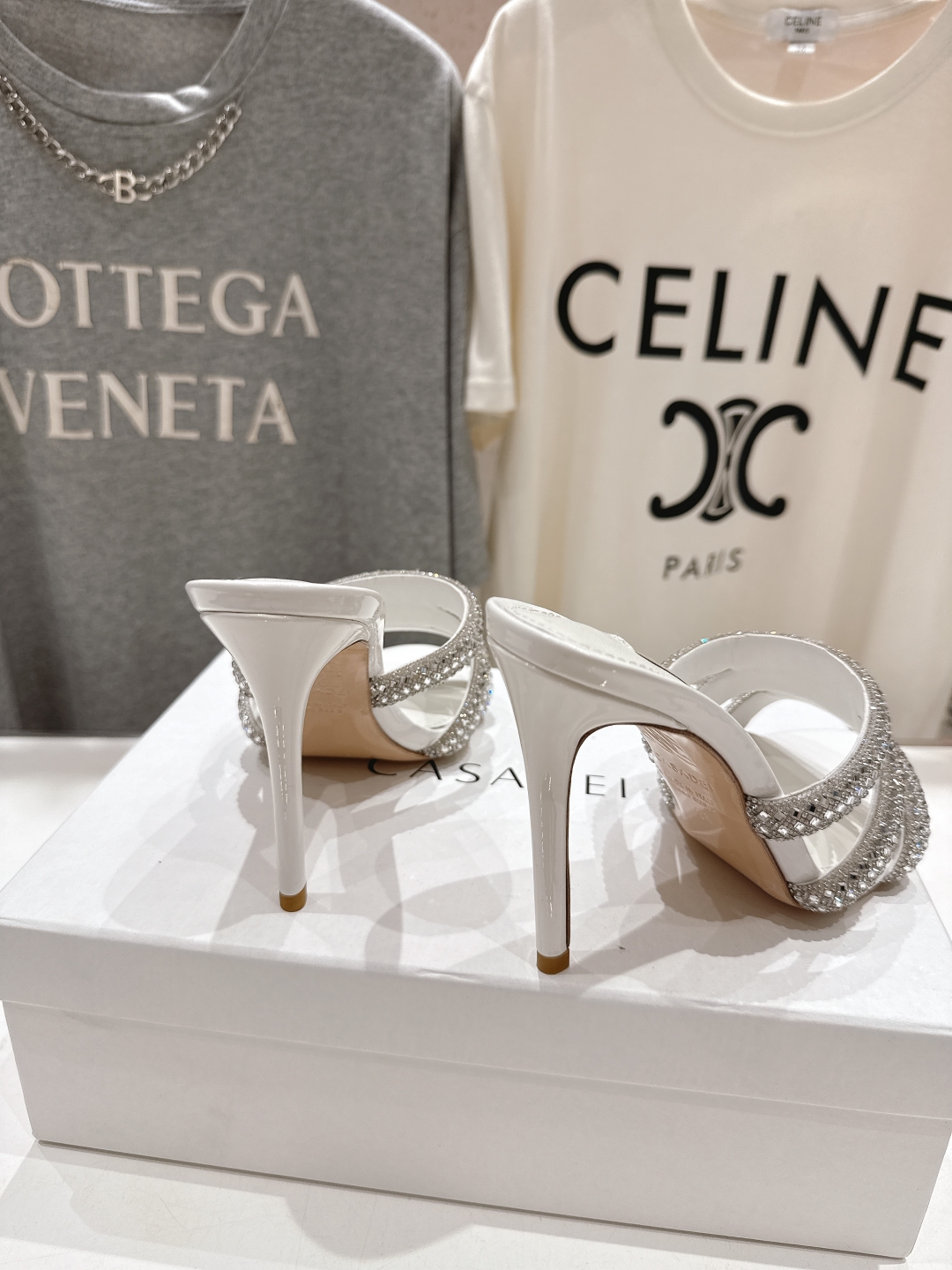 高版本出厂
  CASADEI｜卡桑帝 2025/ss 𝐧𝐞𝐰 夏季新品蝴蝶结高跟鞋拖鞋
F/W25最性