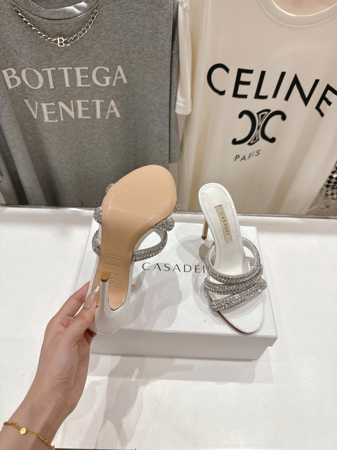 高版本出厂
  CASADEI｜卡桑帝 2025/ss 𝐧𝐞𝐰 夏季新品蝴蝶结高跟鞋拖鞋
F/W25最性