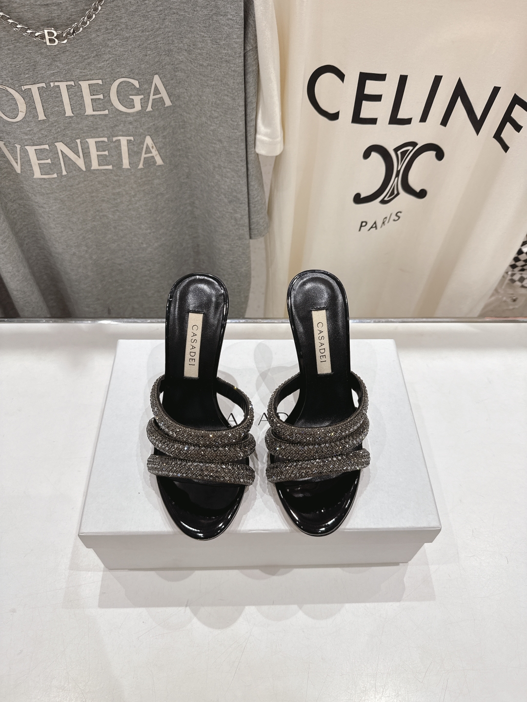 高版本出厂
  CASADEI｜卡桑帝 2025/ss 𝐧𝐞𝐰 夏季新品蝴蝶结高跟鞋拖鞋
F/W25最性
