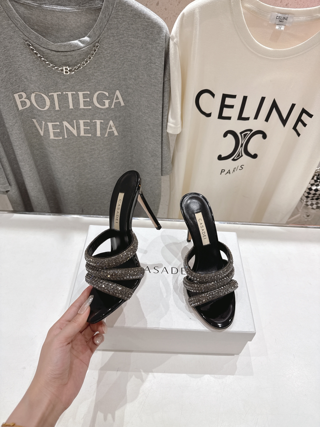 高版本出厂
  CASADEI｜卡桑帝 2025/ss 𝐧𝐞𝐰 夏季新品蝴蝶结高跟鞋拖鞋
F/W25最性