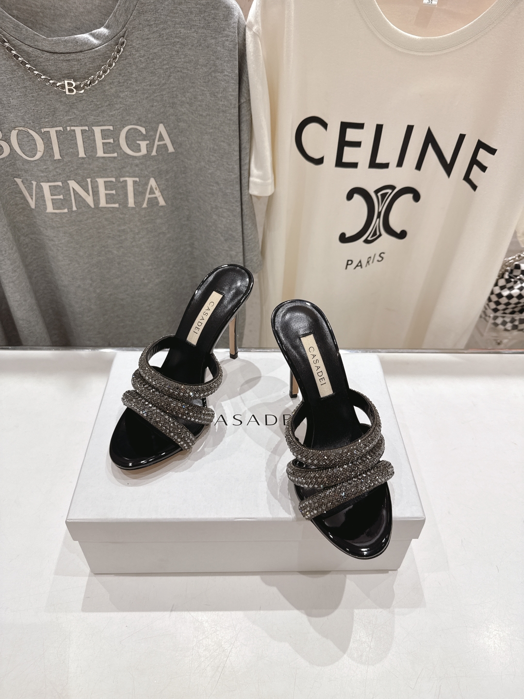 高版本出厂
  CASADEI｜卡桑帝 2025/ss 𝐧𝐞𝐰 夏季新品蝴蝶结高跟鞋拖鞋
F/W25最性
