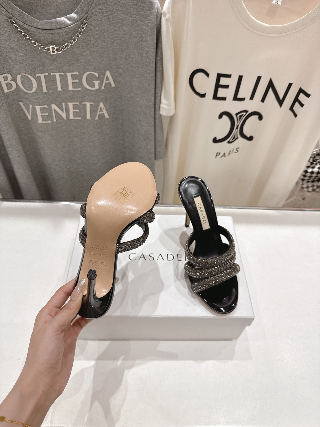 高版本出厂
  CASADEI｜卡桑帝 2025/ss 𝐧𝐞𝐰 夏季新品蝴蝶结高跟鞋拖鞋
F/W25最性