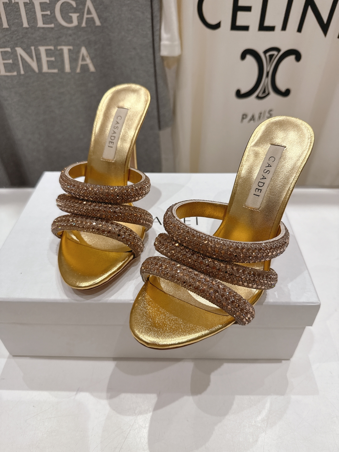 高版本出厂
  CASADEI｜卡桑帝 2025/ss 𝐧𝐞𝐰 夏季新品蝴蝶结高跟鞋拖鞋
F/W25最性