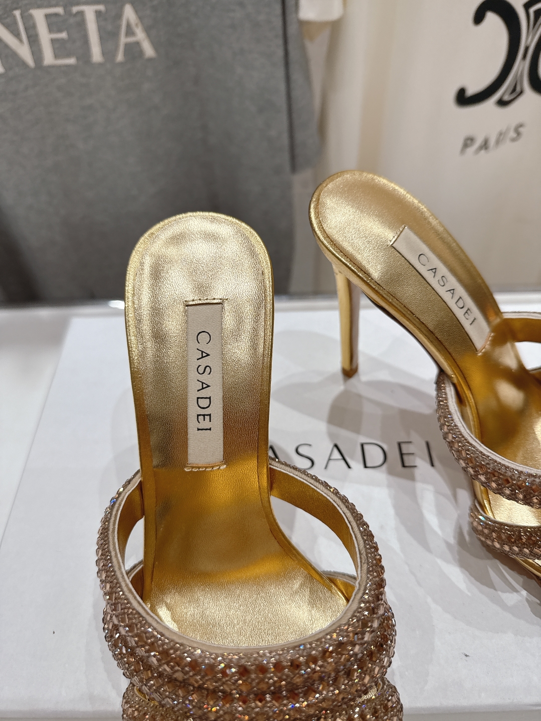 高版本出厂
  CASADEI｜卡桑帝 2025/ss 𝐧𝐞𝐰 夏季新品蝴蝶结高跟鞋拖鞋
F/W25最性