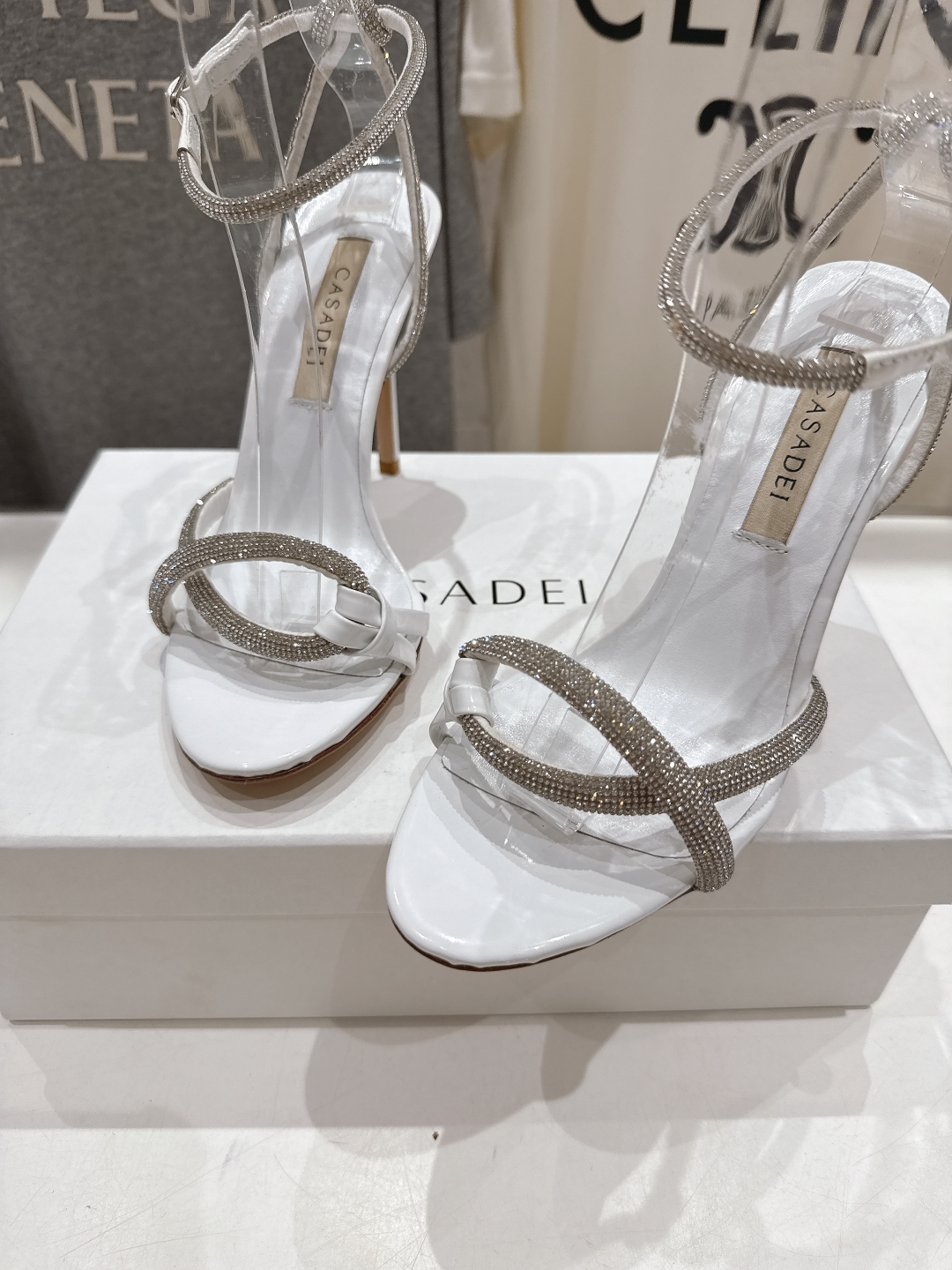 高版本出厂
  CASADEI｜卡桑帝 2025/ss 𝐧𝐞𝐰 夏季新品水晶钻高跟鞋凉鞋
F/W25最性