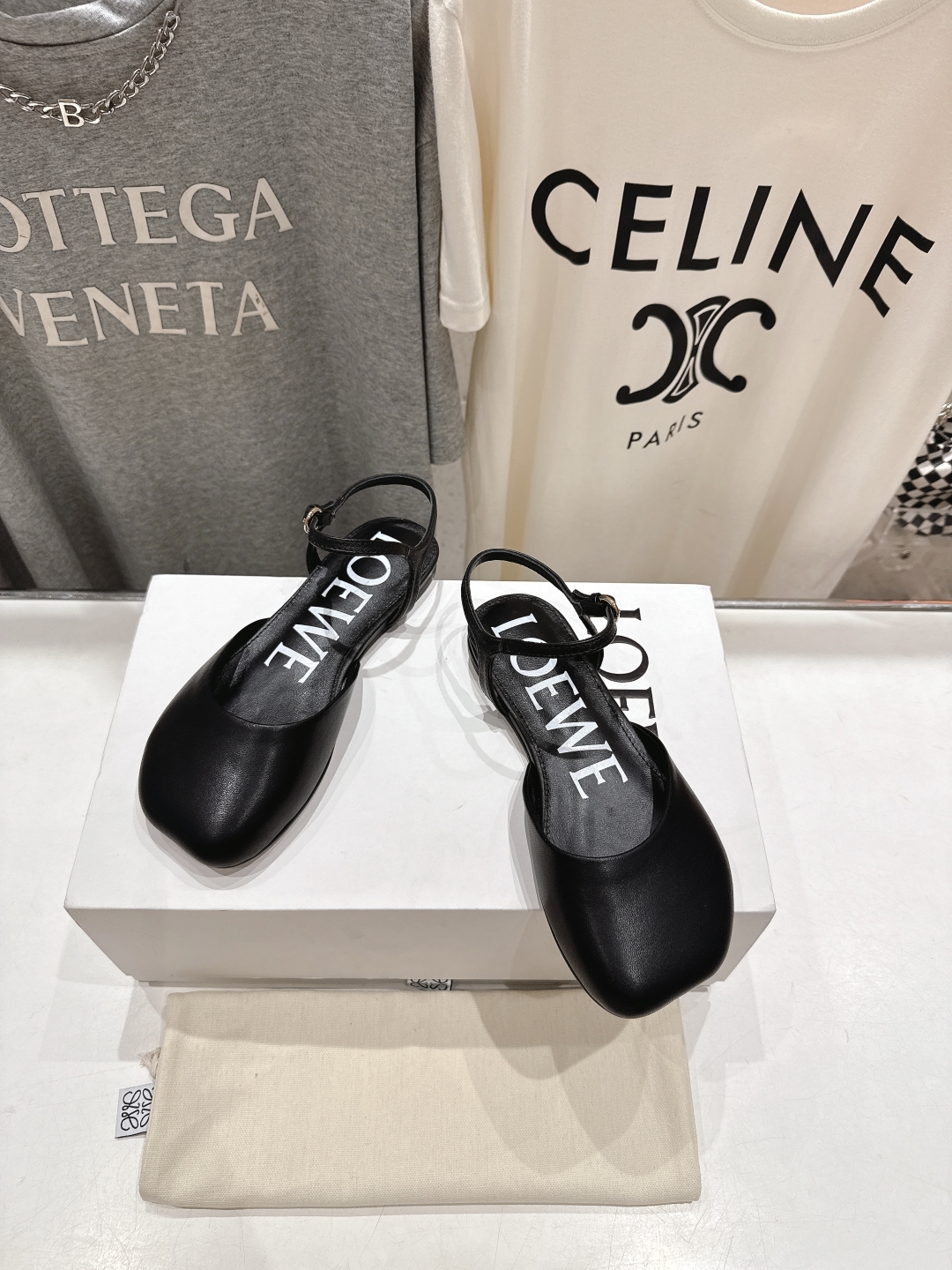 高版本出厂    
 LOEWE罗意威2025ss新款campo玛丽珍平底鞋凉鞋，国外购原板1：1开发～