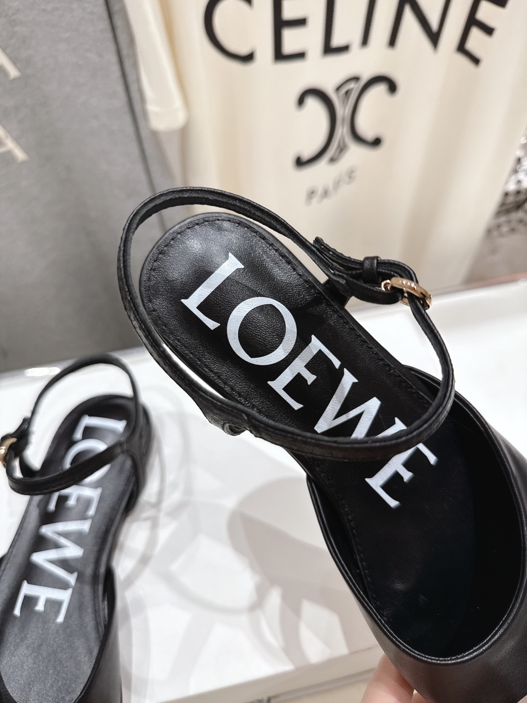 高版本出厂    
 LOEWE罗意威2025ss新款campo玛丽珍平底鞋凉鞋，国外购原板1：1开发～
