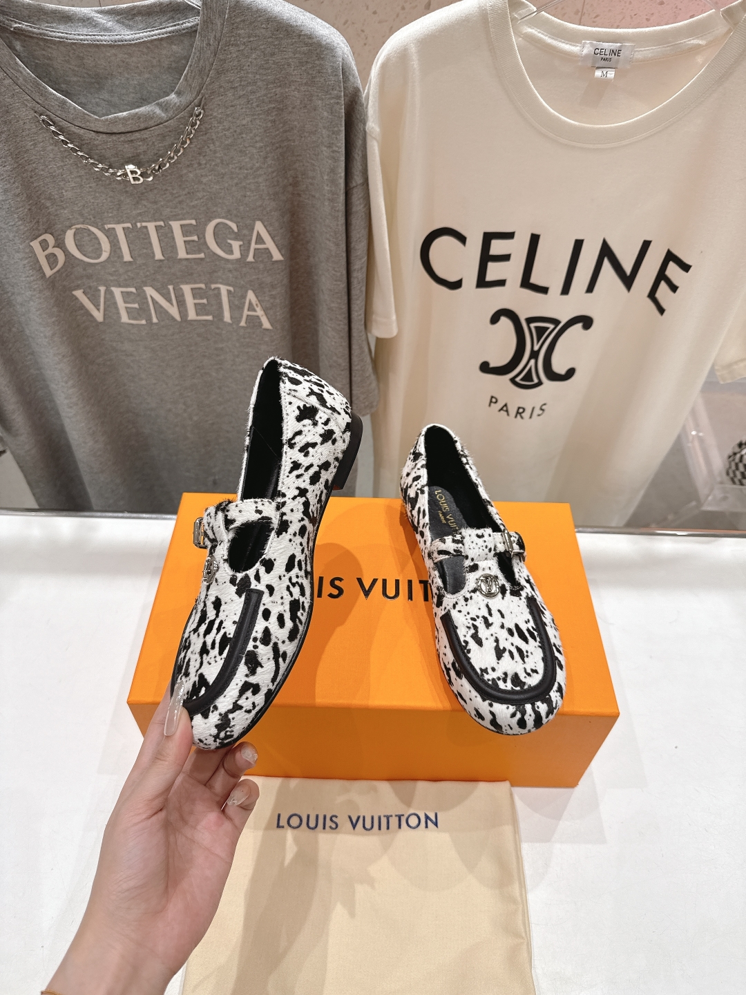 高版本出厂
  Louis Vuitton ss25 new arrival LV驴牌春夏系列玛丽珍平底