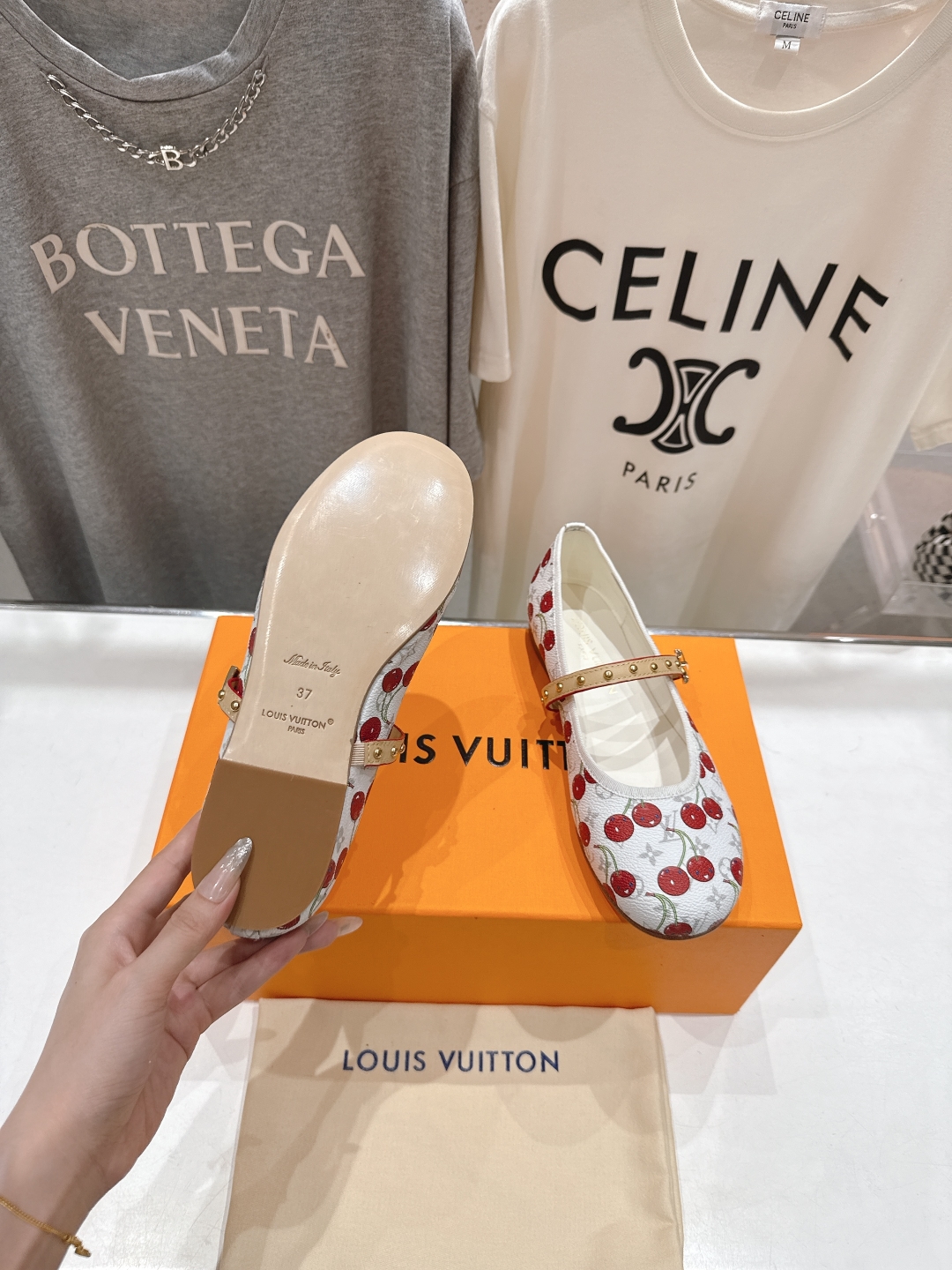 高版本出厂
  Louis Vuitton ss25 new arrival LV驴牌春夏系列玛丽珍平底