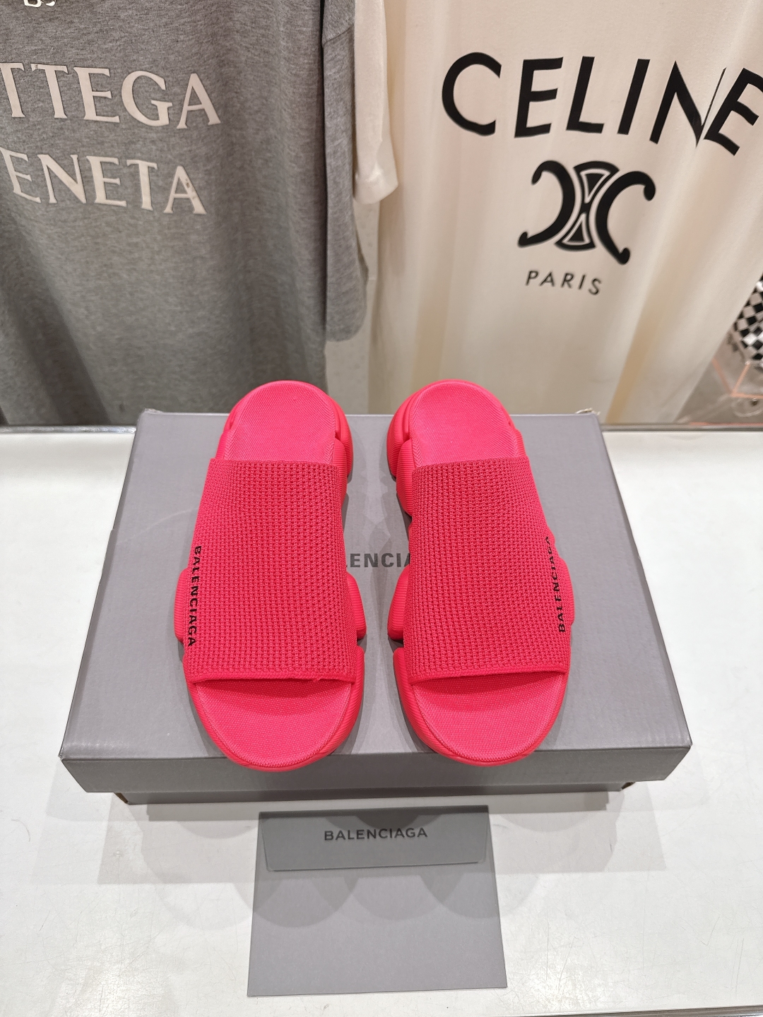 高版本出厂   男码+10
  Balenciaga/巴黎世家25ss最新爆款夏季厚底沙滩针织拖鞋～情侣