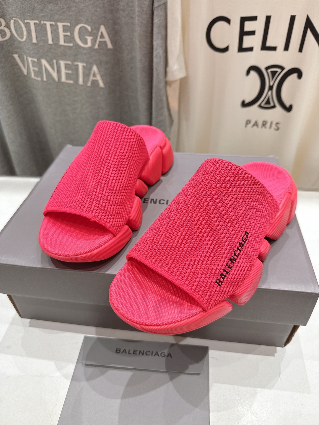 高版本出厂   男码+10
  Balenciaga/巴黎世家25ss最新爆款夏季厚底沙滩针织拖鞋～情侣