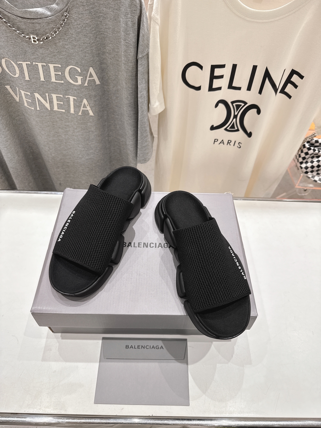 高版本出厂   男码+10
  Balenciaga/巴黎世家25ss最新爆款夏季厚底沙滩针织拖鞋～情侣