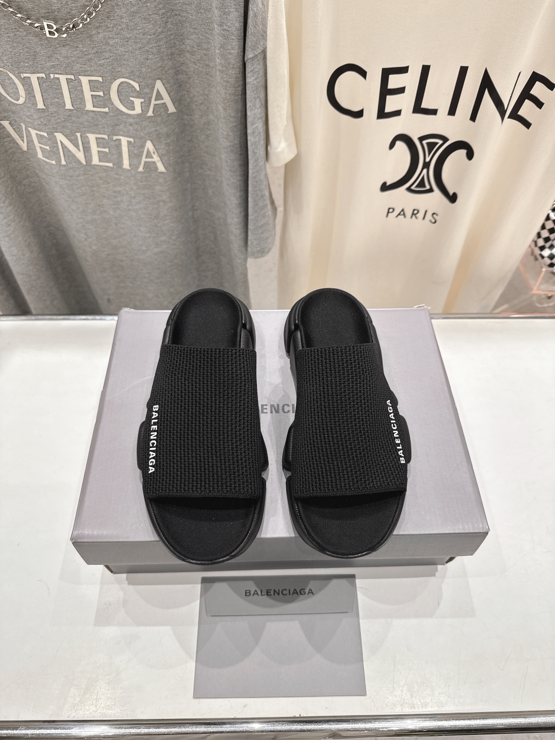 高版本出厂   男码+10
  Balenciaga/巴黎世家25ss最新爆款夏季厚底沙滩针织拖鞋～情侣