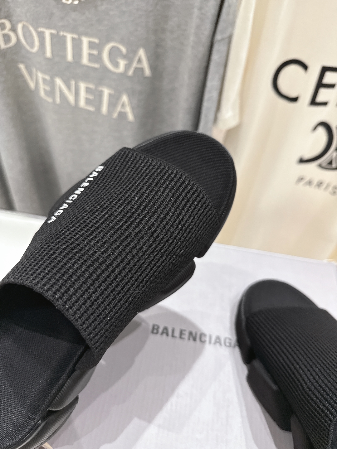 高版本出厂   男码+10
  Balenciaga/巴黎世家25ss最新爆款夏季厚底沙滩针织拖鞋～情侣