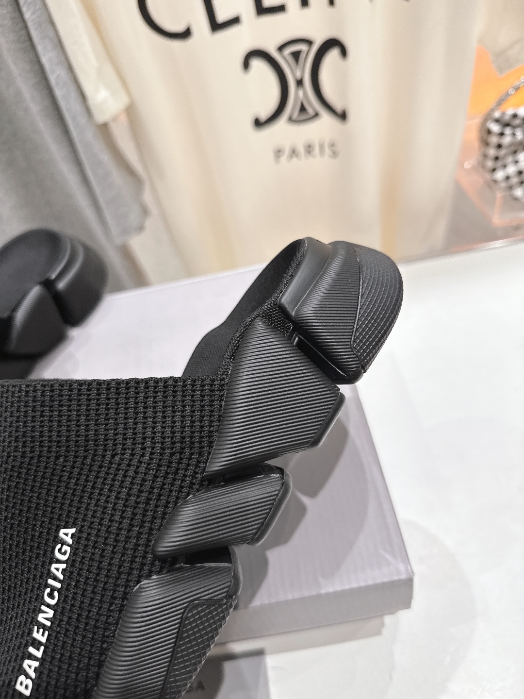 高版本出厂   男码+10
  Balenciaga/巴黎世家25ss最新爆款夏季厚底沙滩针织拖鞋～情侣