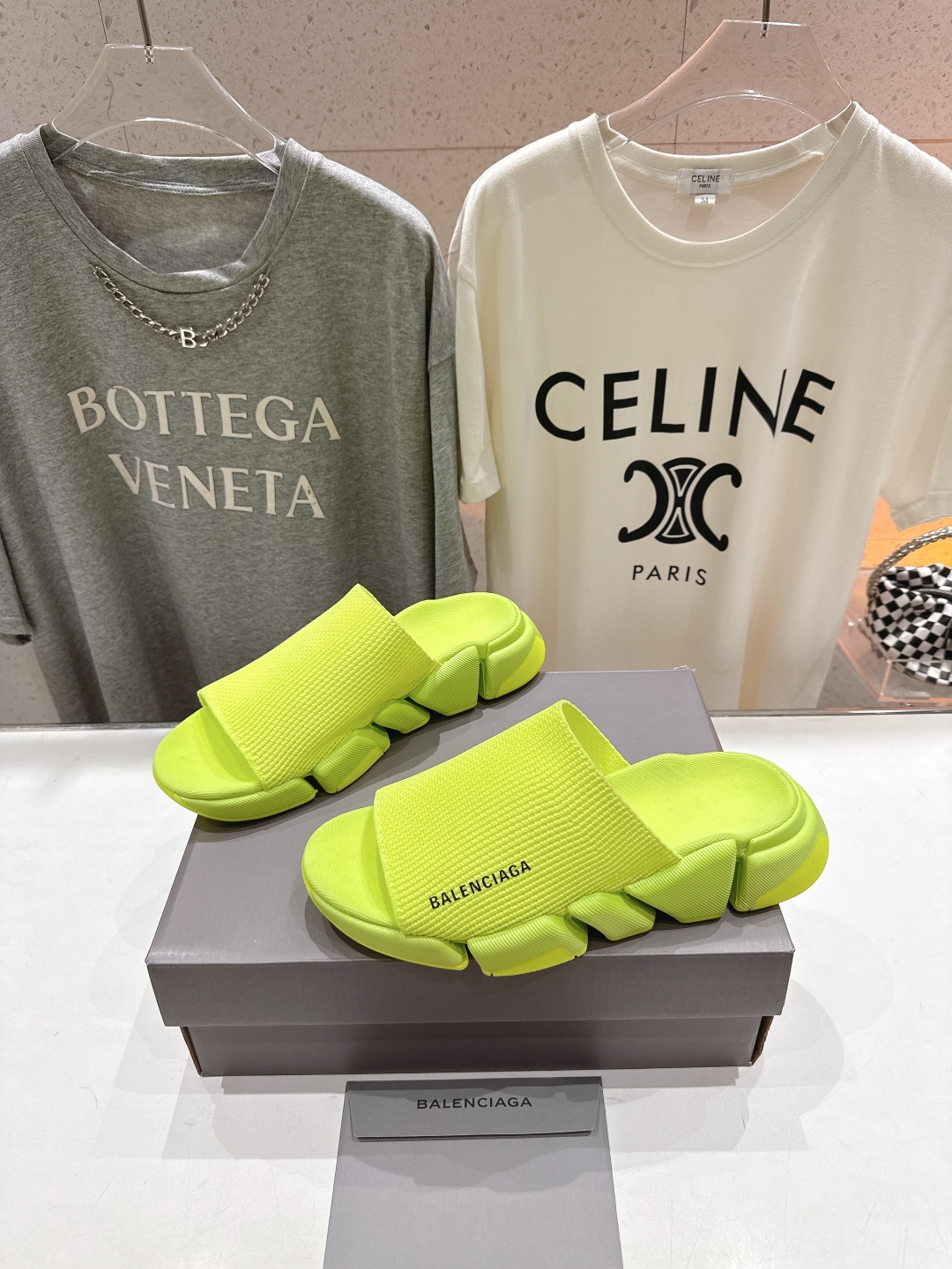 高版本出厂   男码+10
  Balenciaga/巴黎世家25ss最新爆款夏季厚底沙滩针织拖鞋～情侣