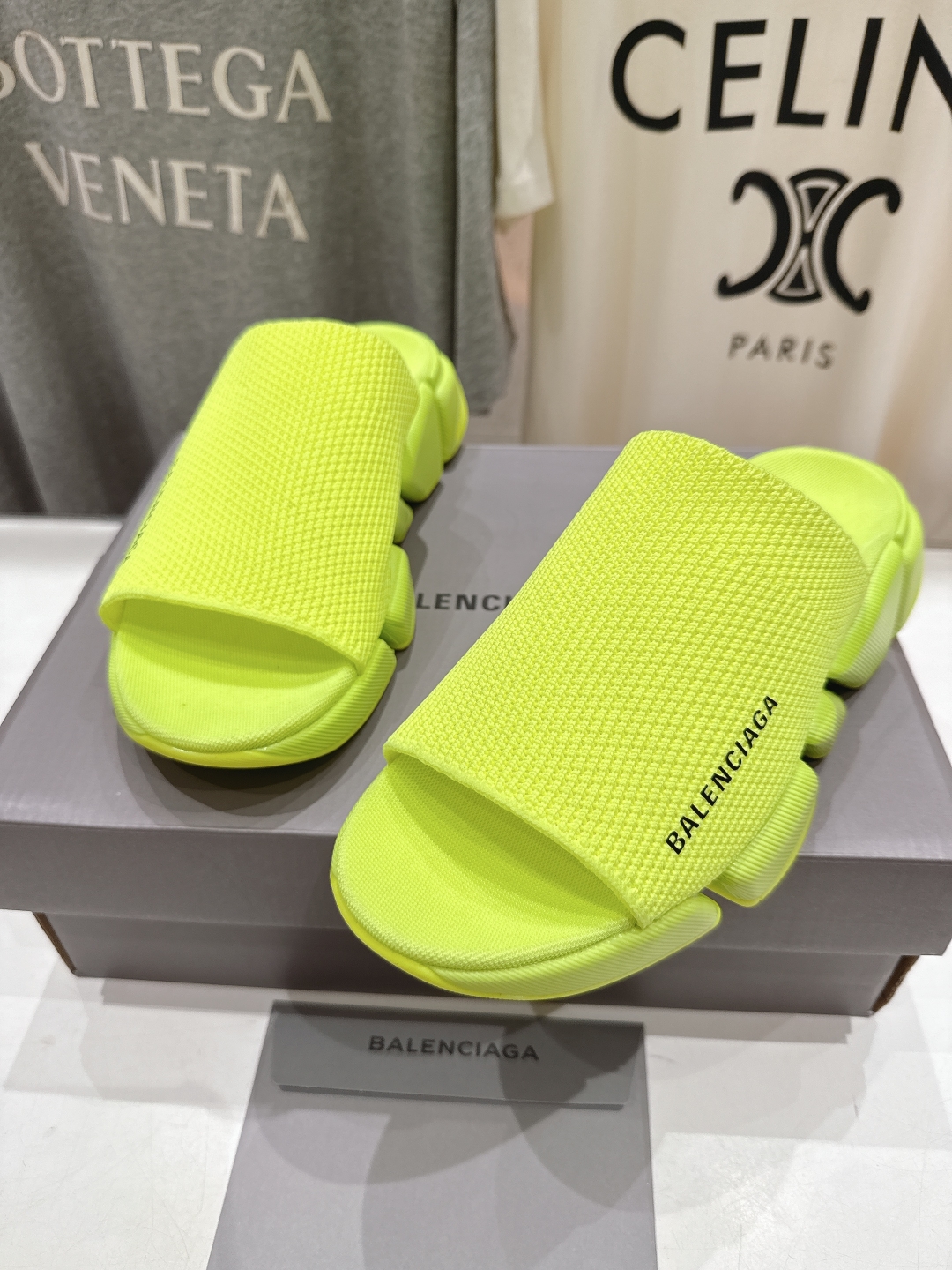 高版本出厂   男码+10
  Balenciaga/巴黎世家25ss最新爆款夏季厚底沙滩针织拖鞋～情侣
