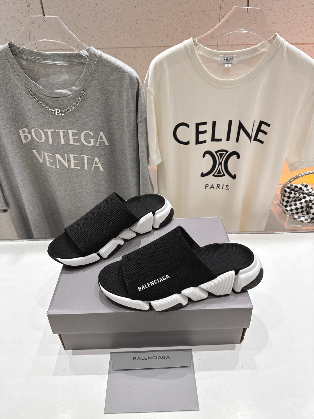高版本出厂   男码+10
  Balenciaga/巴黎世家25ss最新爆款夏季厚底沙滩针织拖鞋～情侣