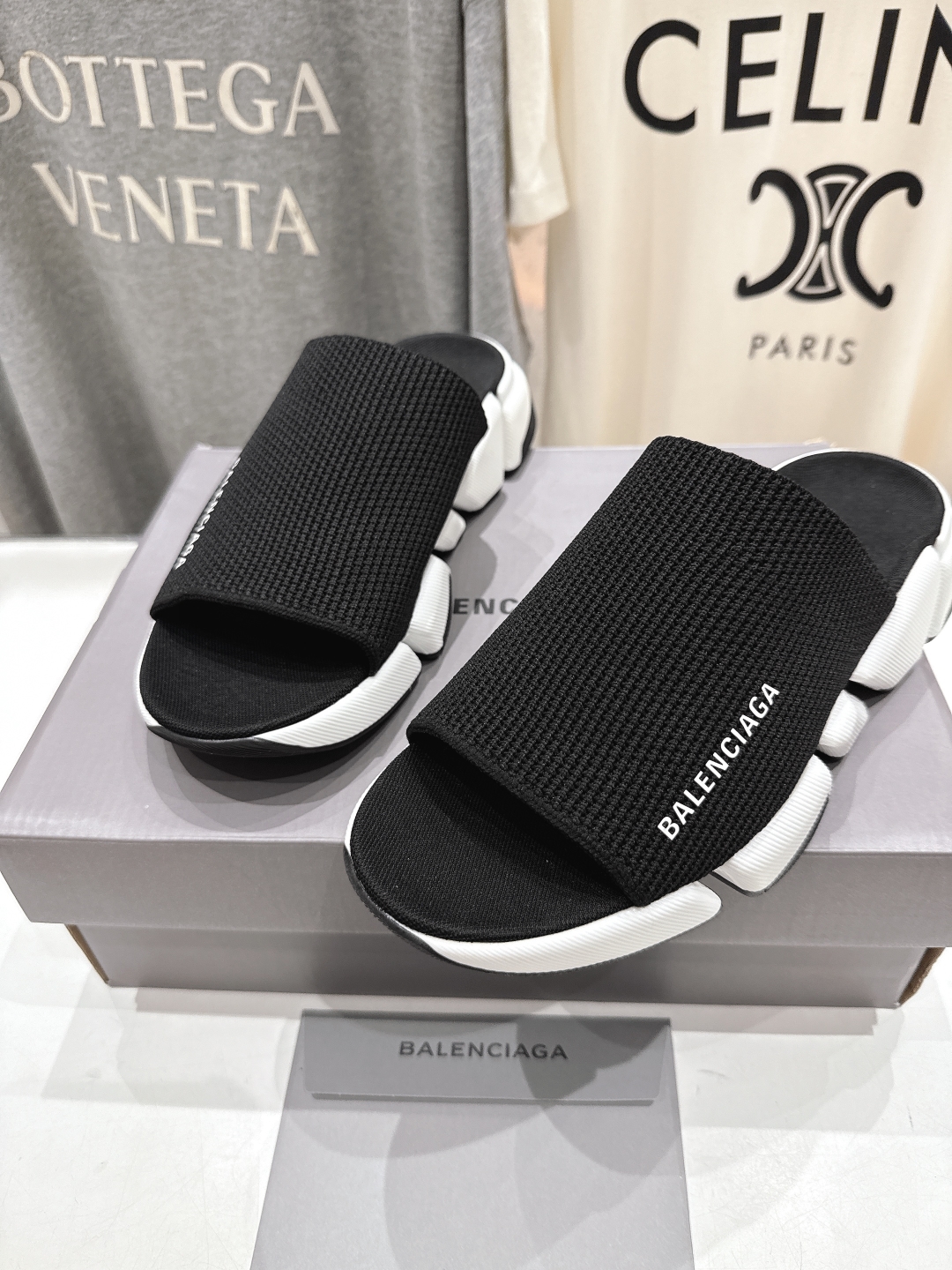高版本出厂   男码+10
  Balenciaga/巴黎世家25ss最新爆款夏季厚底沙滩针织拖鞋～情侣