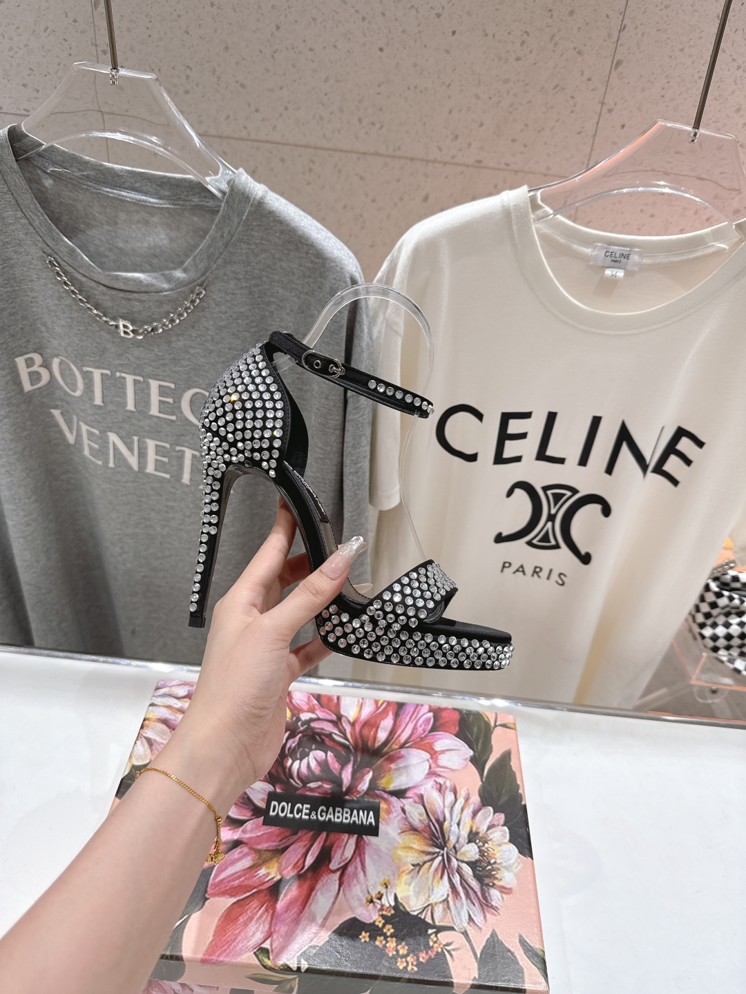 高版本出厂
 𝐃&️𝐆 2025ss夏季新品烫钻高跟凉鞋🆕
DOLCE & GABBANA...DG杜嘉