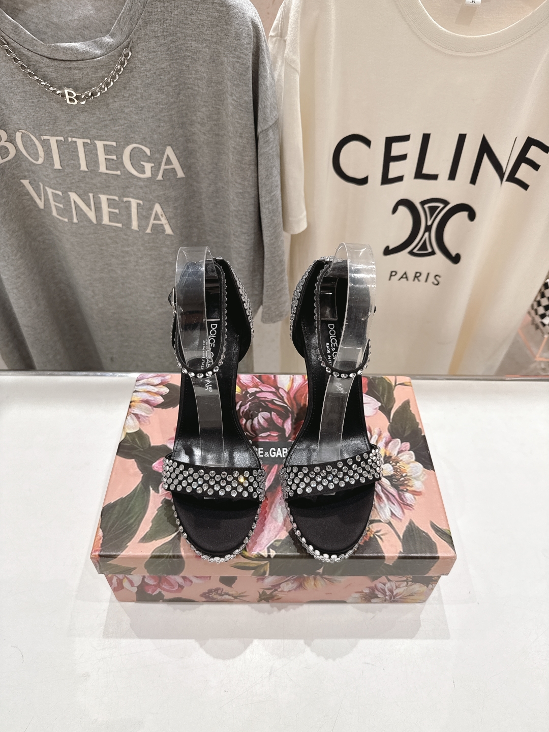 高版本出厂
 𝐃&️𝐆 2025ss夏季新品烫钻高跟凉鞋🆕
DOLCE & GABBANA...DG杜嘉