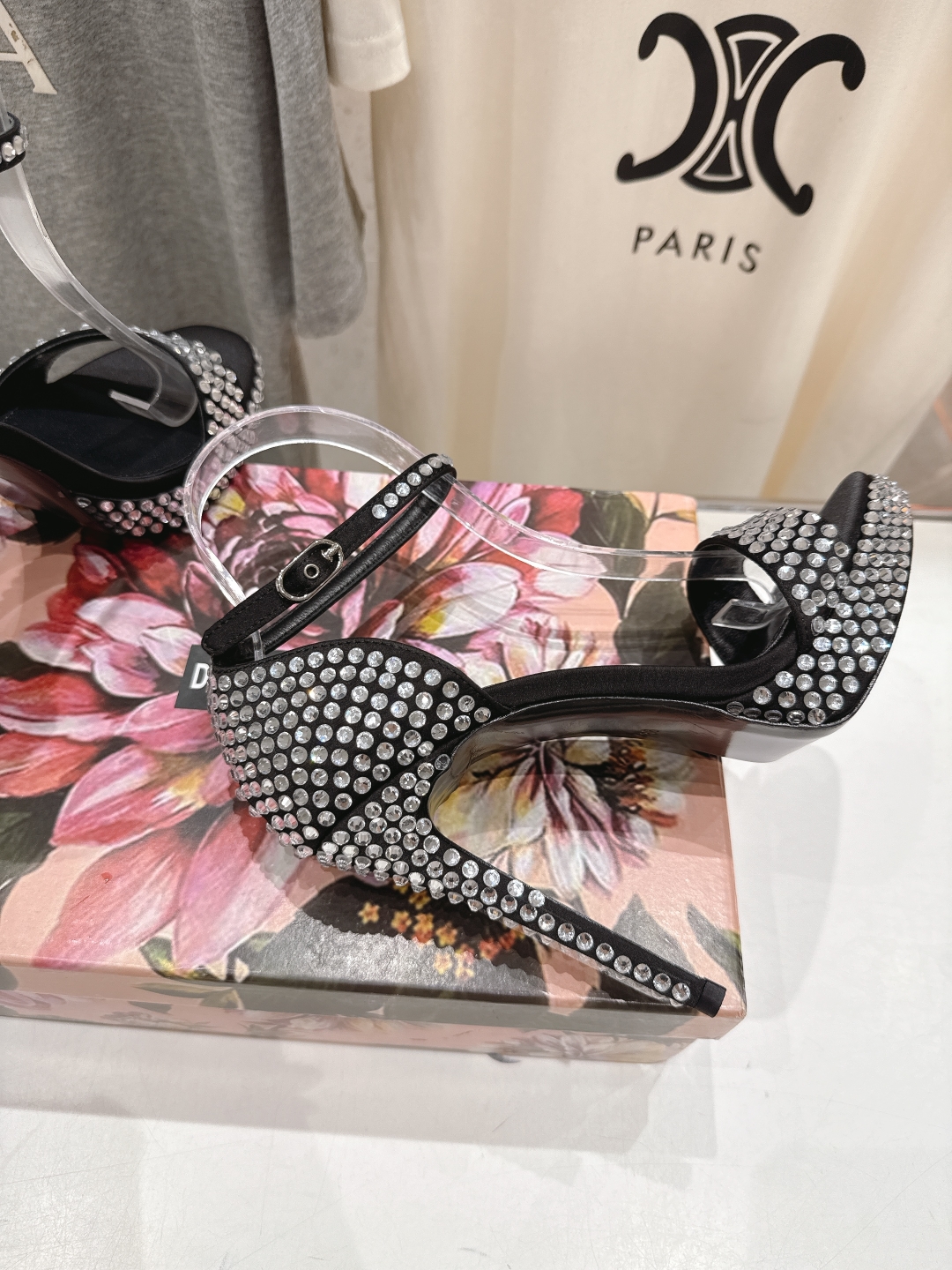 高版本出厂
 𝐃&️𝐆 2025ss夏季新品烫钻高跟凉鞋🆕
DOLCE & GABBANA...DG杜嘉
