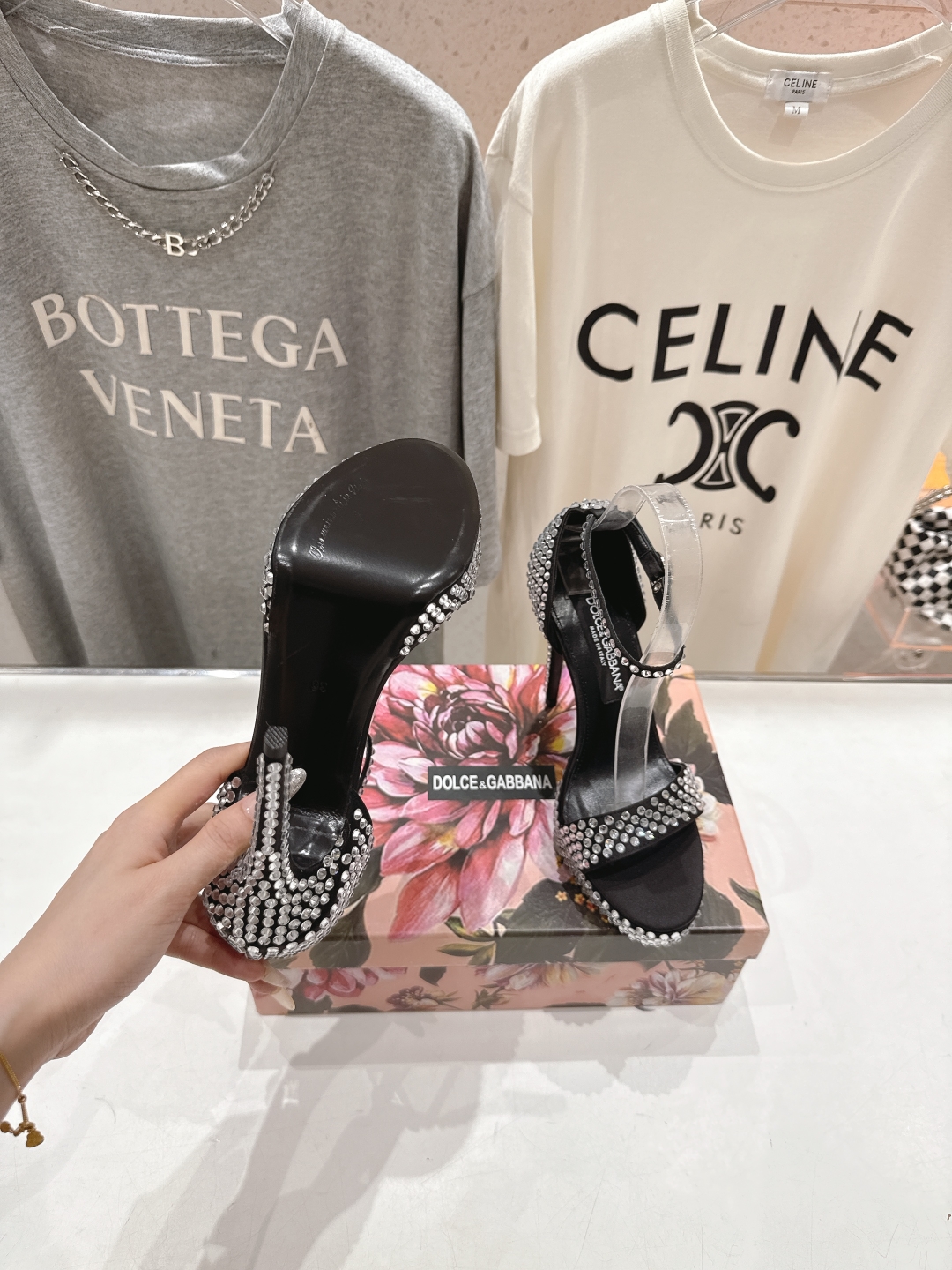 高版本出厂
 𝐃&️𝐆 2025ss夏季新品烫钻高跟凉鞋🆕
DOLCE & GABBANA...DG杜嘉