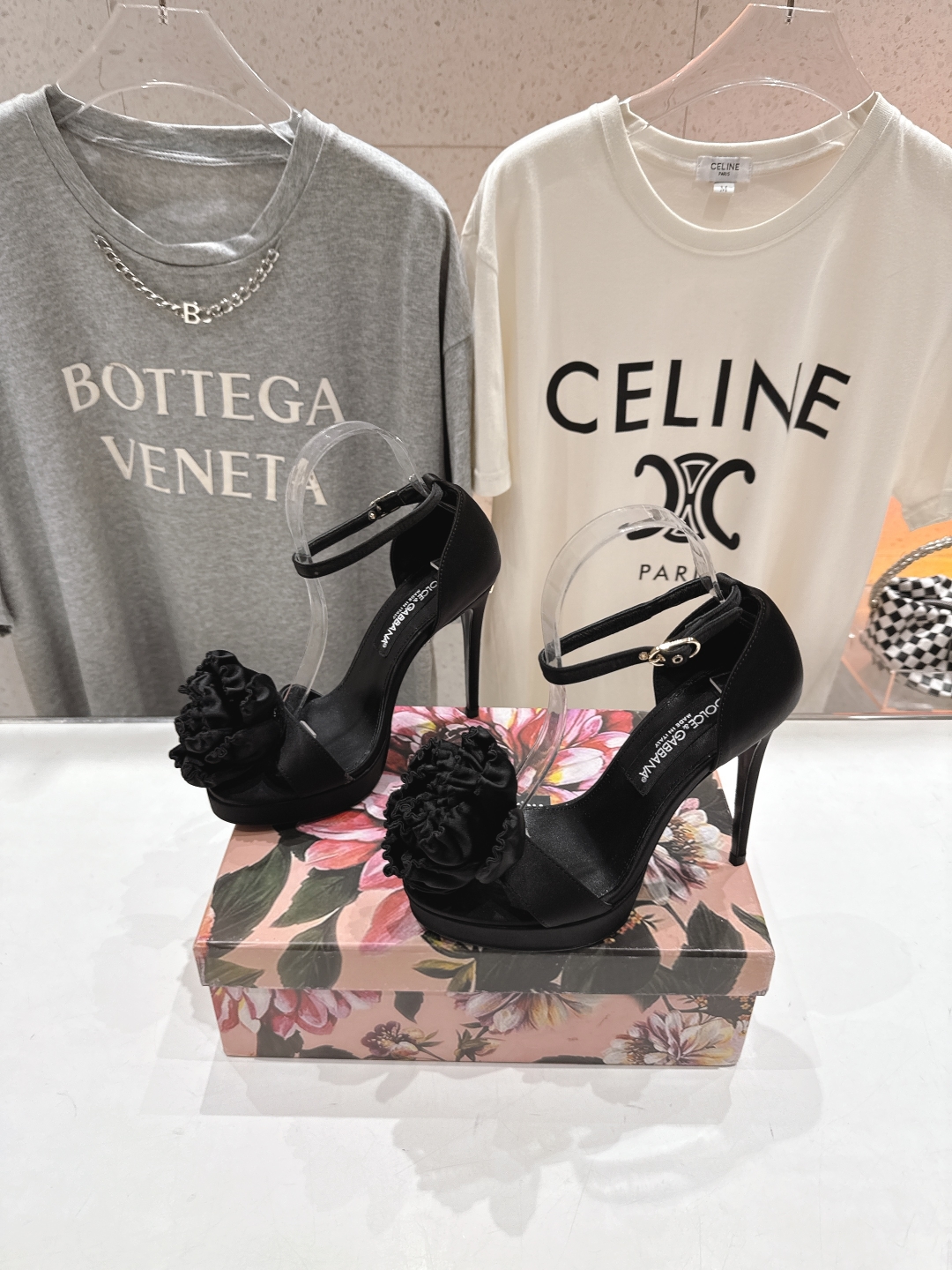高版本出厂
 𝐃&️𝐆 2025ss夏季新品烫钻高跟凉鞋🆕
DOLCE & GABBANA...DG杜嘉