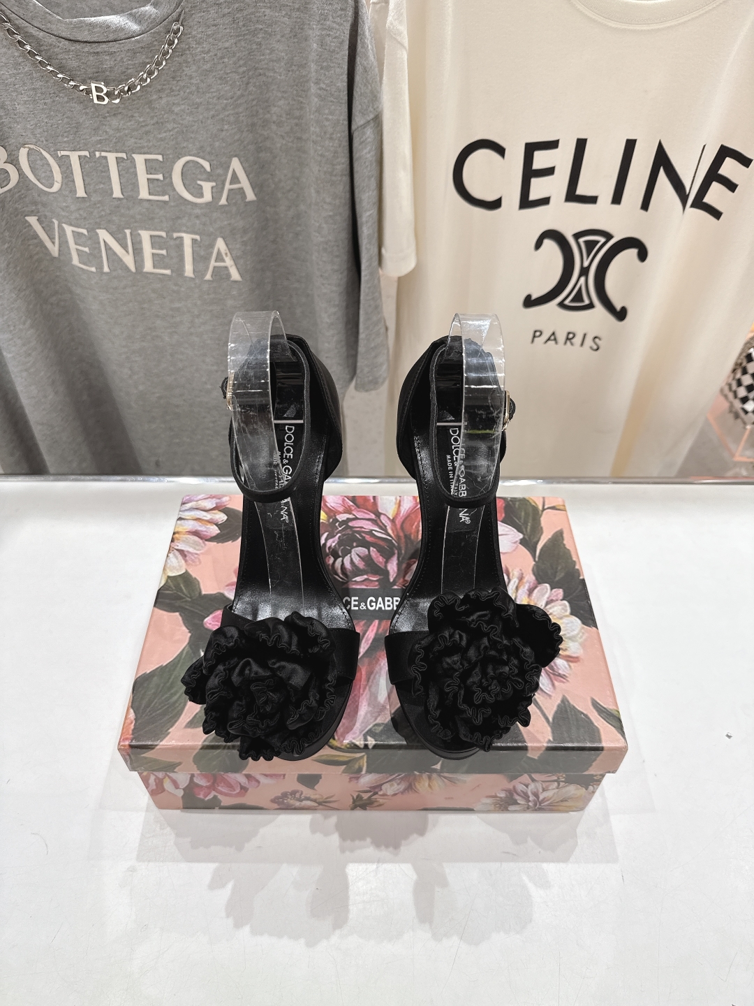 高版本出厂
 𝐃&️𝐆 2025ss夏季新品烫钻高跟凉鞋🆕
DOLCE & GABBANA...DG杜嘉