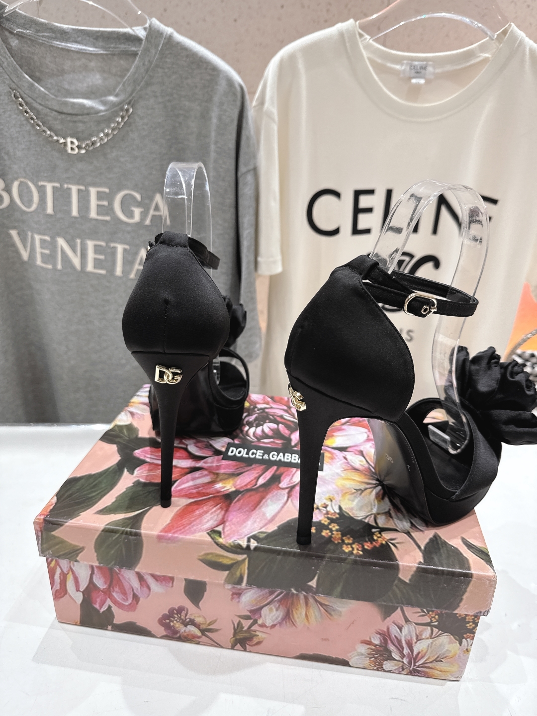 高版本出厂
 𝐃&️𝐆 2025ss夏季新品烫钻高跟凉鞋🆕
DOLCE & GABBANA...DG杜嘉